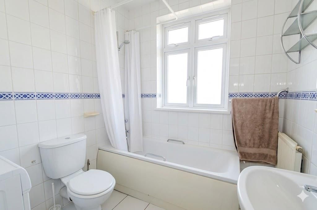 Property photo 3 of 6 Bathroom New.Jpg