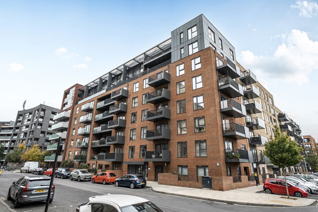 Property photo 1 of 21 1365843-1-68F1118...