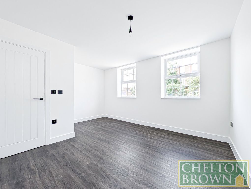 Property photo 3 of 18 Bedroom