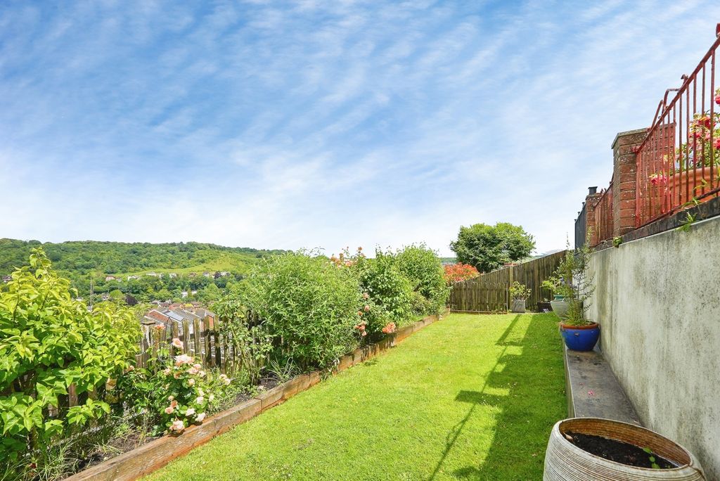 Property photo 3 of 25 Pbox-Img.Jpg