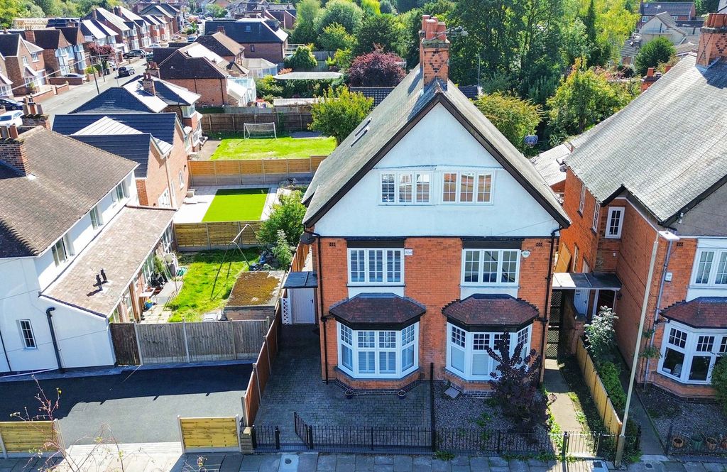 Property photo 1 of 40