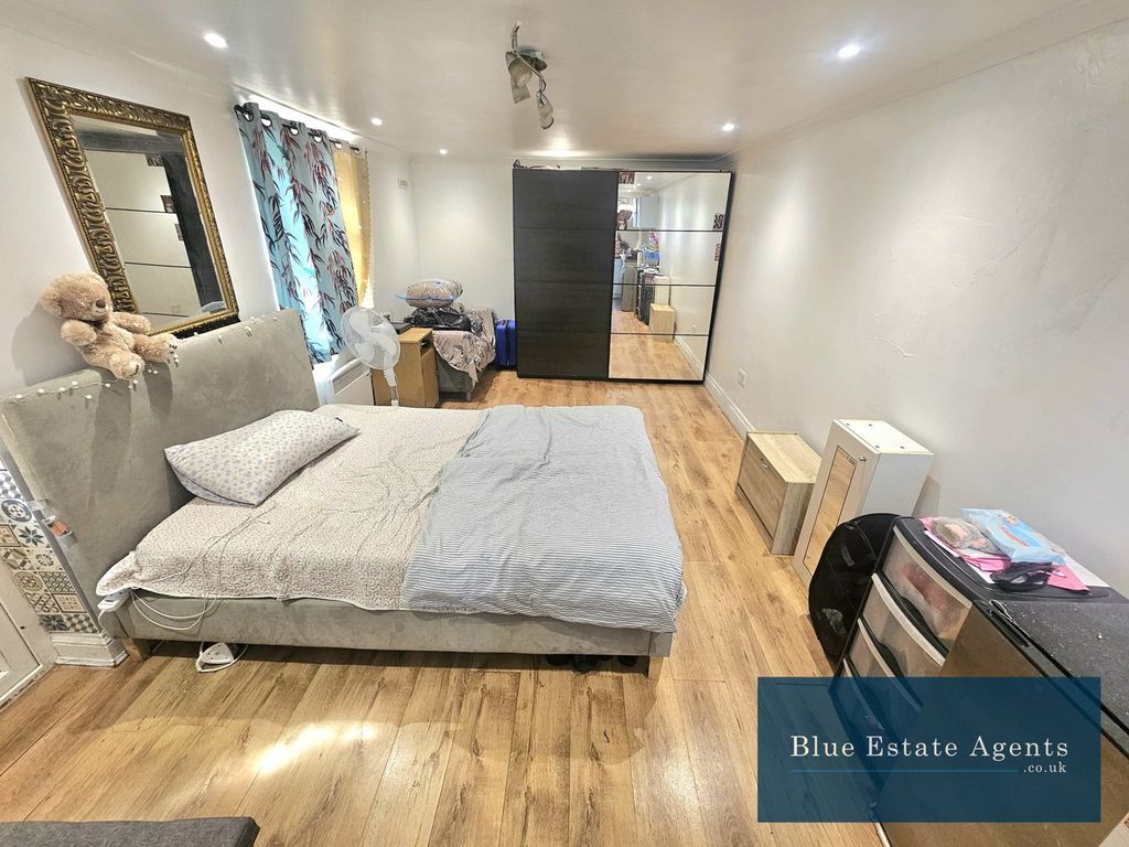 Property photo 2 of 4 Studiio
