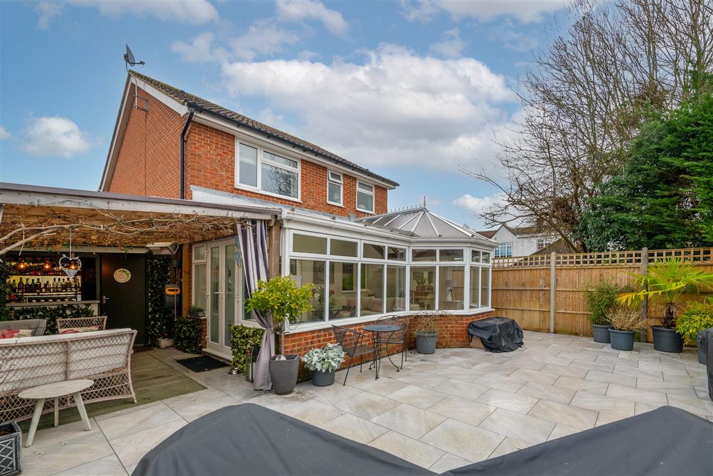 Property photo 3 of 20 1 Staffords Place Externals-12.Jpg