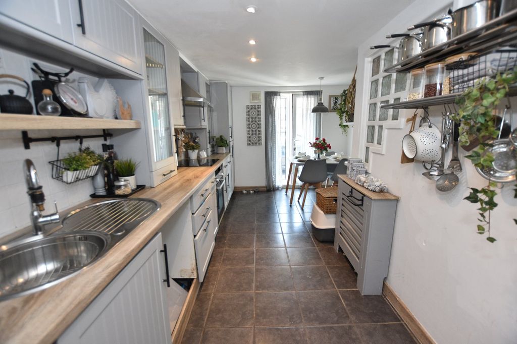 Property photo 2 of 11 Kitchen Diner