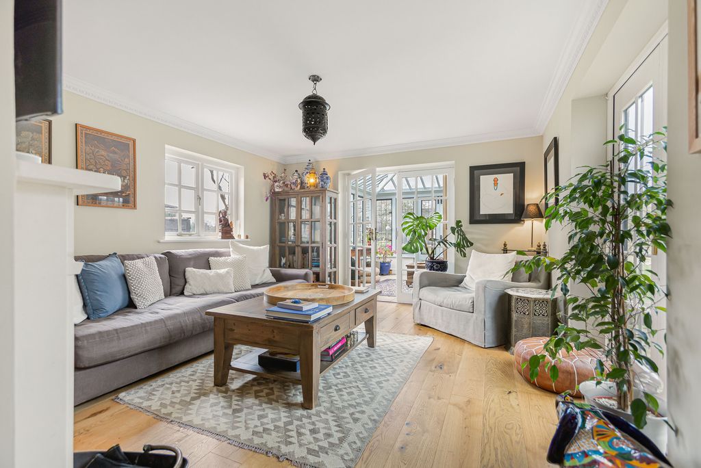 Property photo 3 of 43