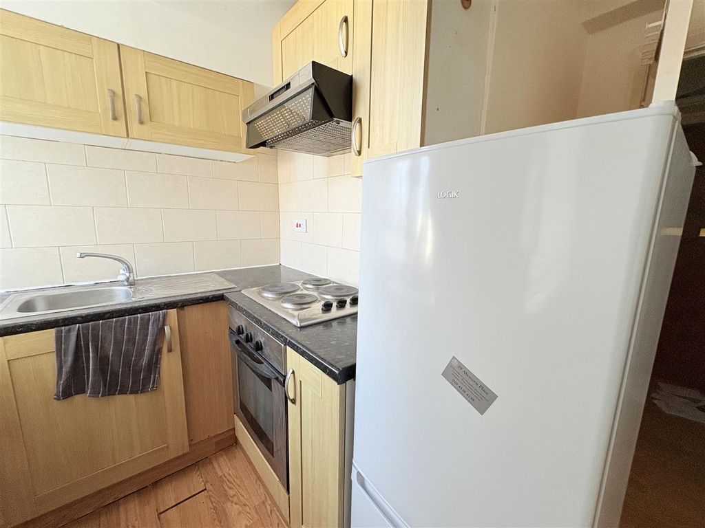 Property photo 3 of 6 Img_2537.Jpg