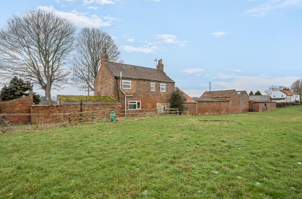 Property photo 3 of 29 1394437-18-695d1c4B42Beb.Jpg