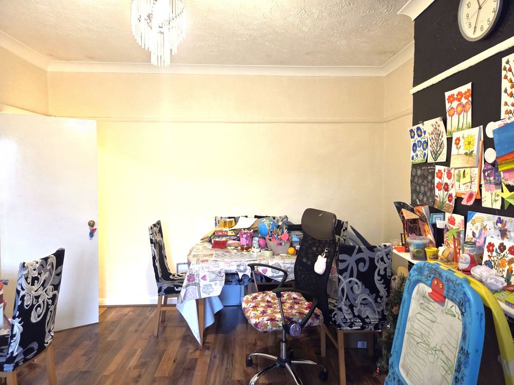 Property photo 3 of 9 Gallery