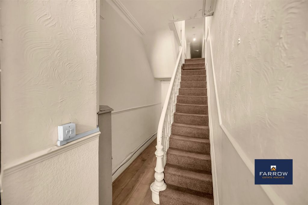 Property photo 2 of 29 Hallway