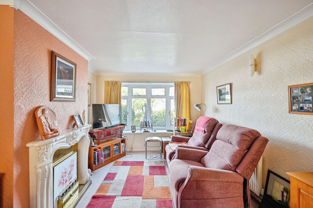 Property photo 2 of 16 Photo