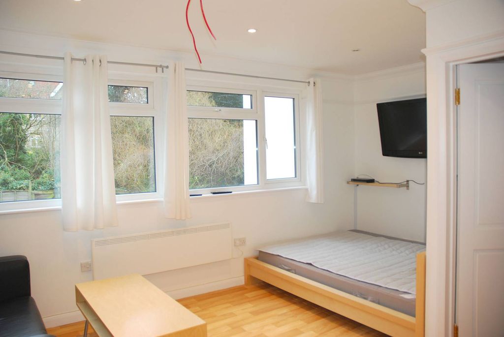 Property photo 1 of 4