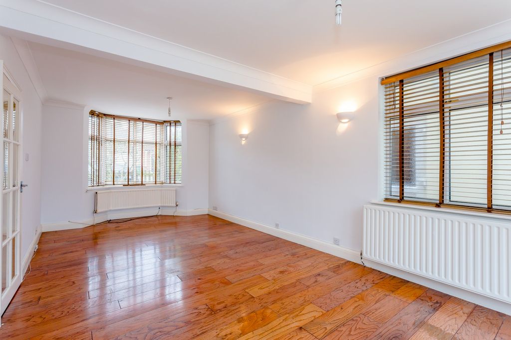 Property photo 3 of 9 2