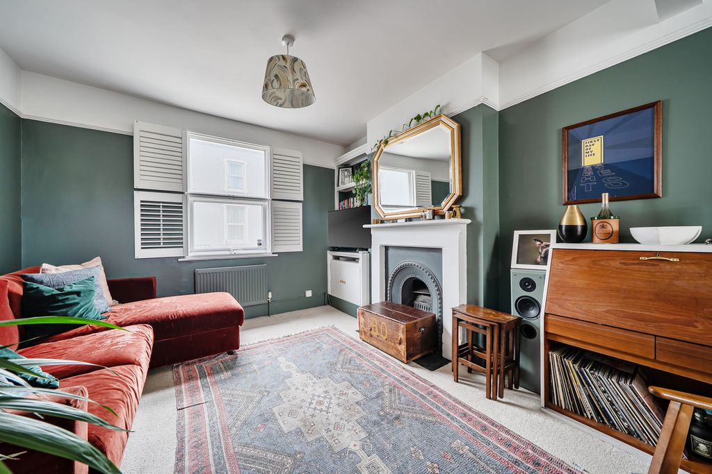 Property photo 2 of 21