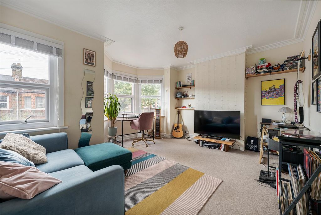 Property photo 2 of 12 Edward Road E17