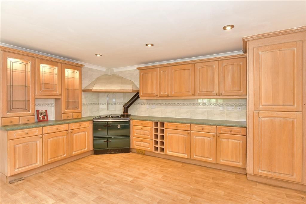 Property photo 2 of 17 Kitchen/Breakfast Room