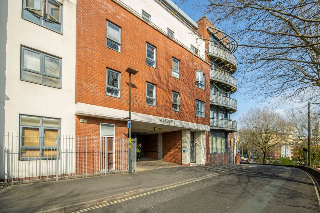 Property photo 1 of 11