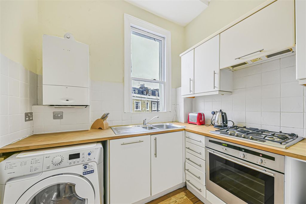 Property photo 2 of 12