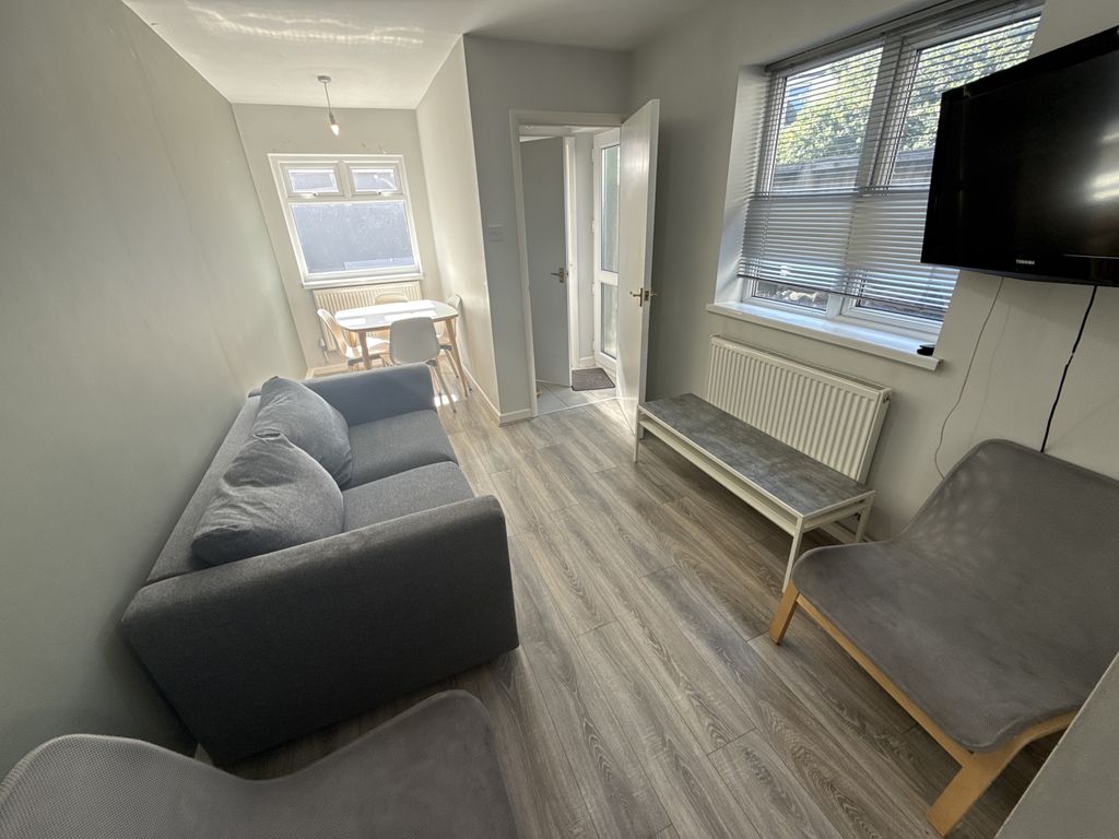 Property photo 2 of 10 Gallery