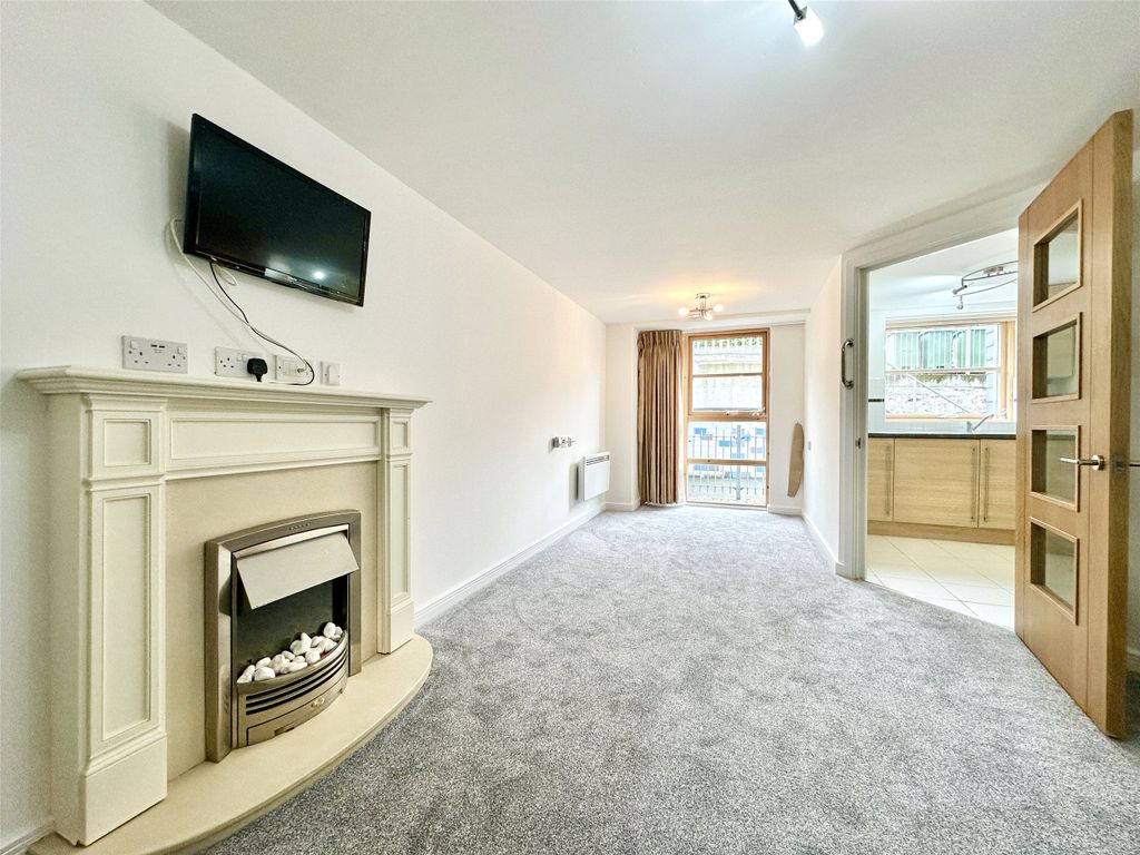 Property photo 2 of 23 2 - Picture No. 08