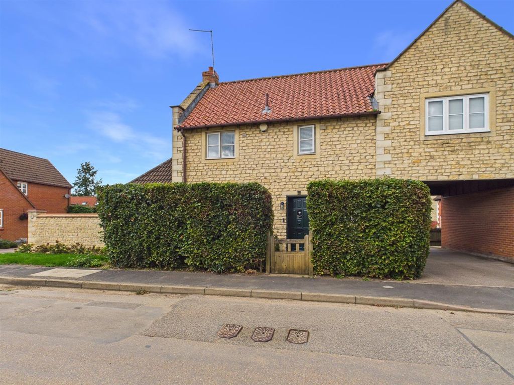 Property photo 1 of 15 Glen Road, Castle Bytham