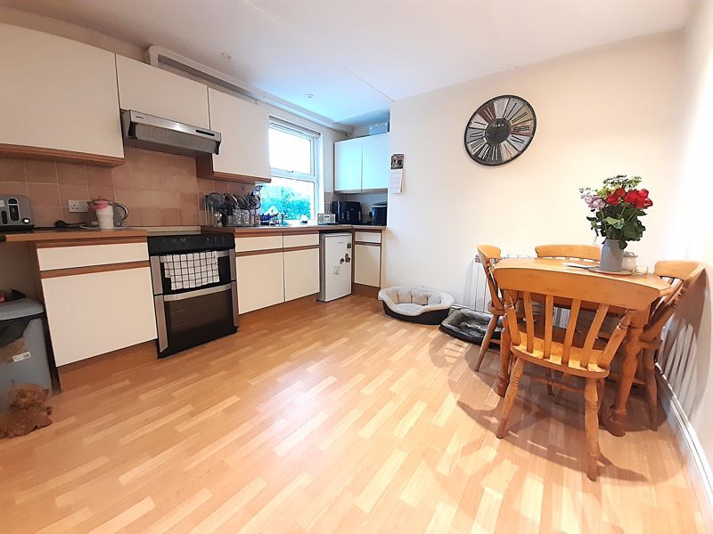 Property photo 3 of 12 Kitchen