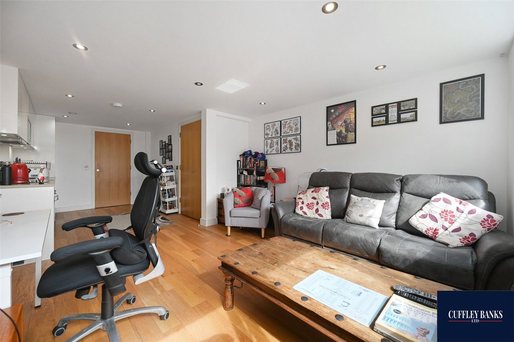 Property photo 3 of 9 Picture No. 04
