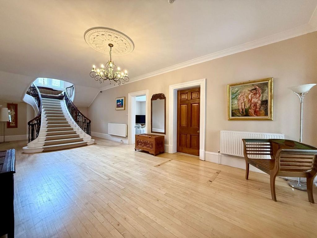 Property photo 2 of 41