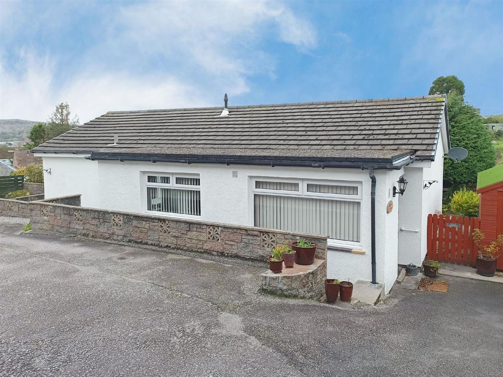 Property photo 1 of 21 Front Bs.Jpg