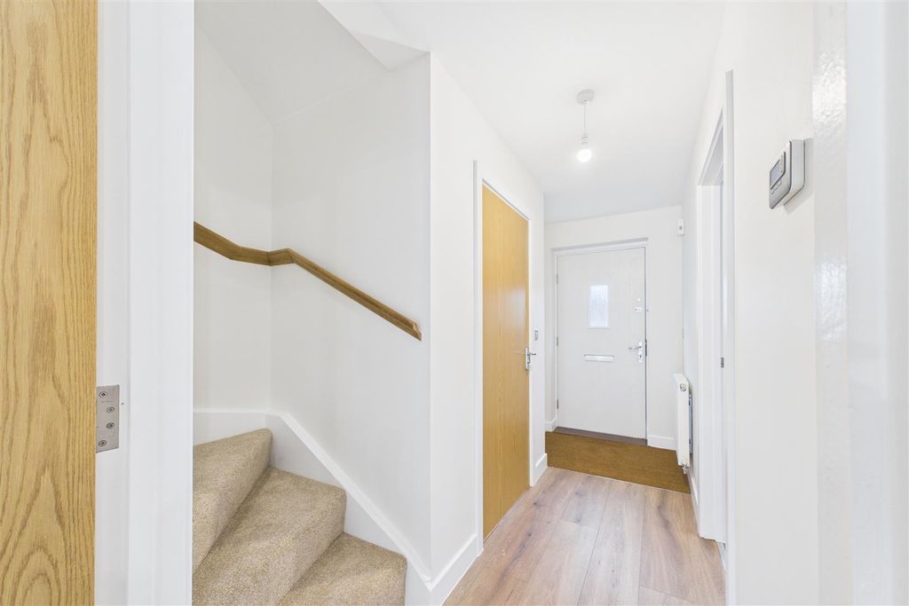 Property photo 3 of 23 Hallway