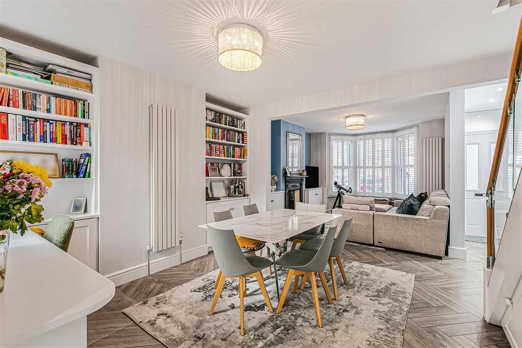 Property photo 3 of 13 17_77230.Jpg