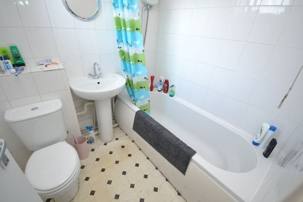 Property photo 3 of 6