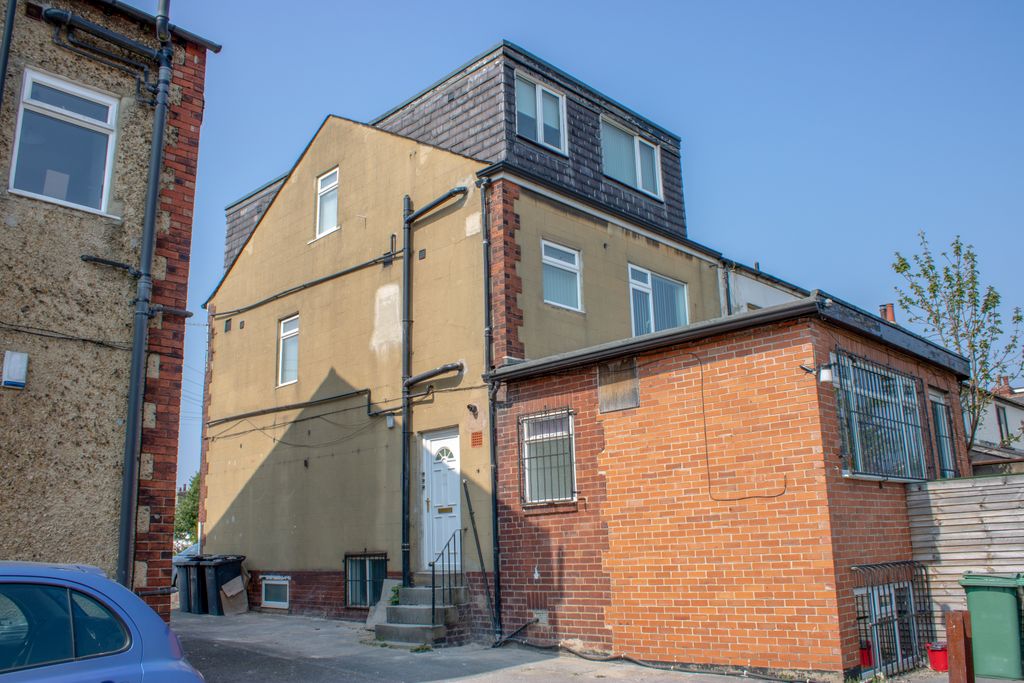 Property photo 3 of 7