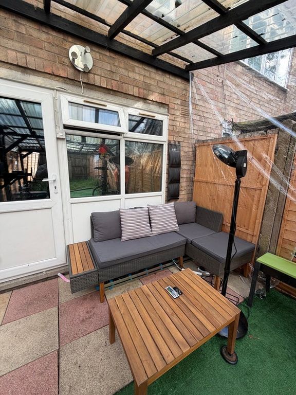 Property photo 3 of 6