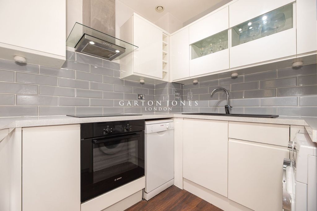 Property photo 3 of 10 Picture No. 02