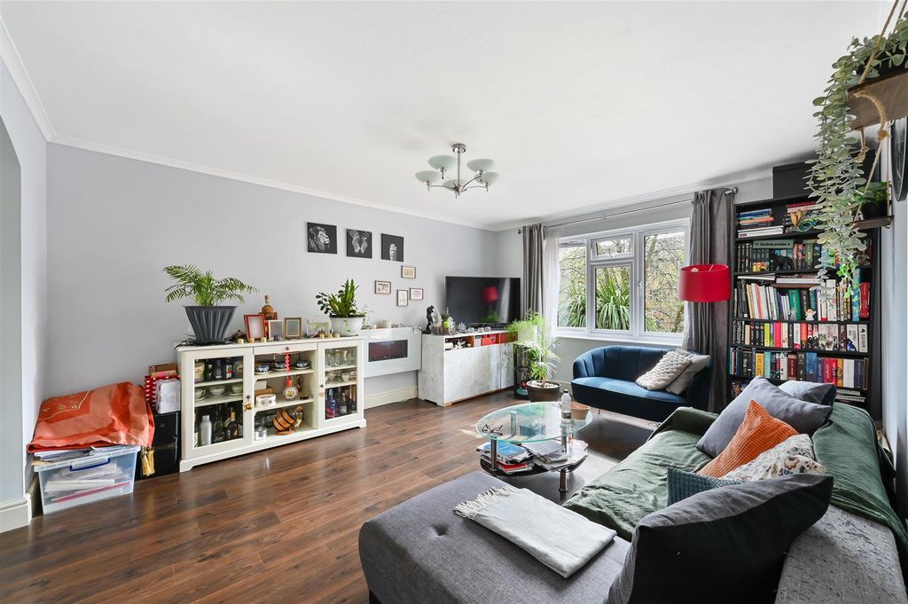 Property photo 3 of 9