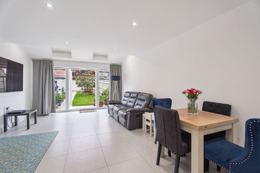 Property photo 2 of 22 Photo 10