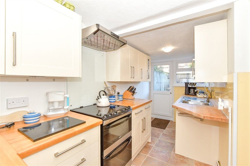 Property photo 3 of 12 Kitchen