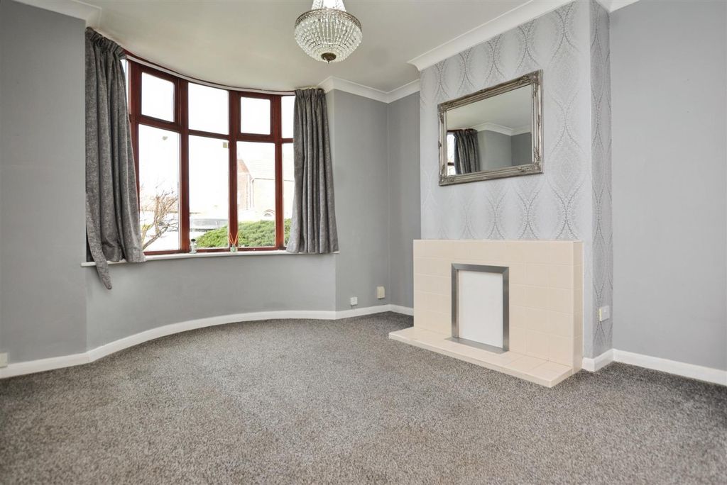 Property photo 2 of 17 Living Room