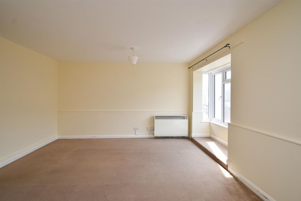 Property photo 3 of 12 Living Room