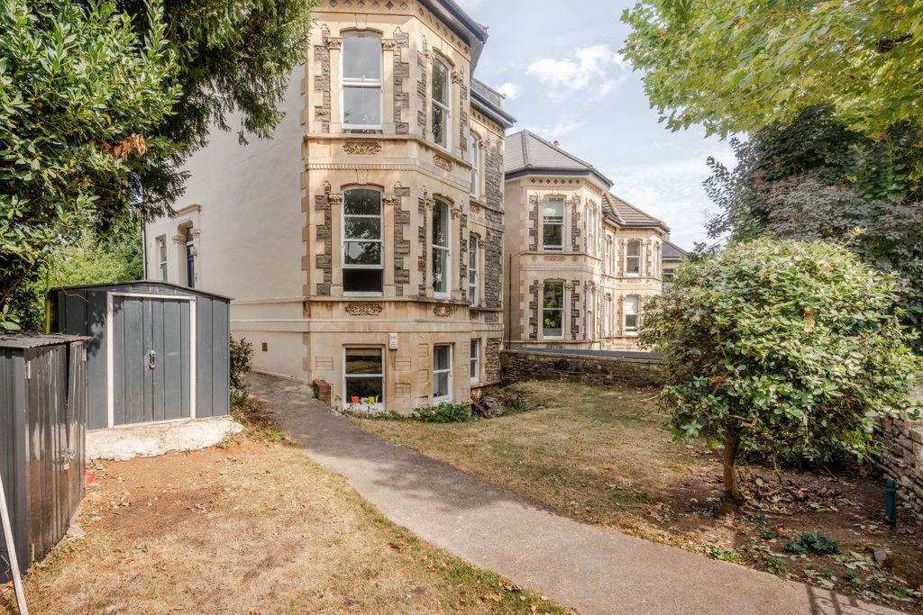 Property photo 2 of 8 13