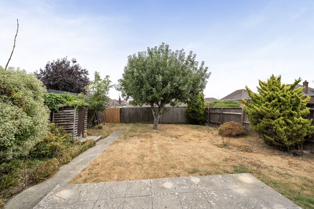 Property photo 2 of 12 150944412