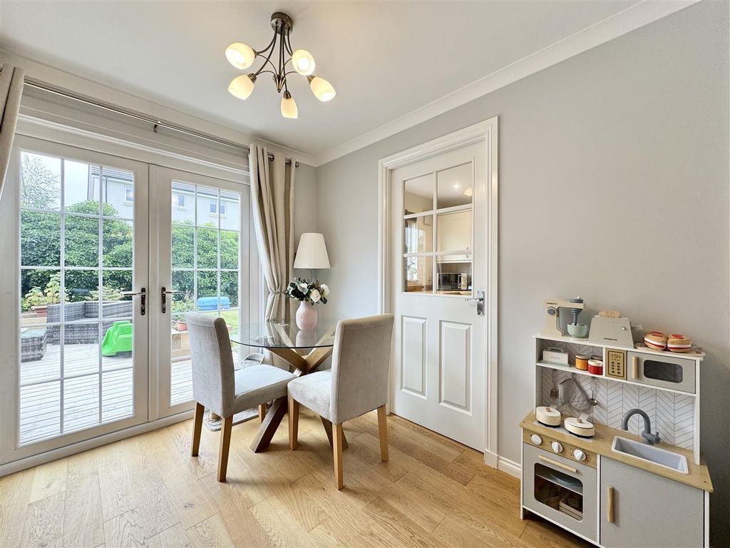 Property photo 3 of 15 Dining