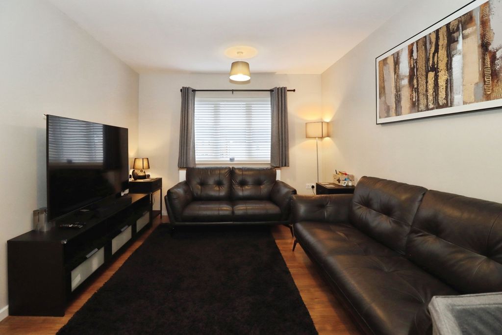 Property photo 3 of 11 Pbox-Img.Jpg