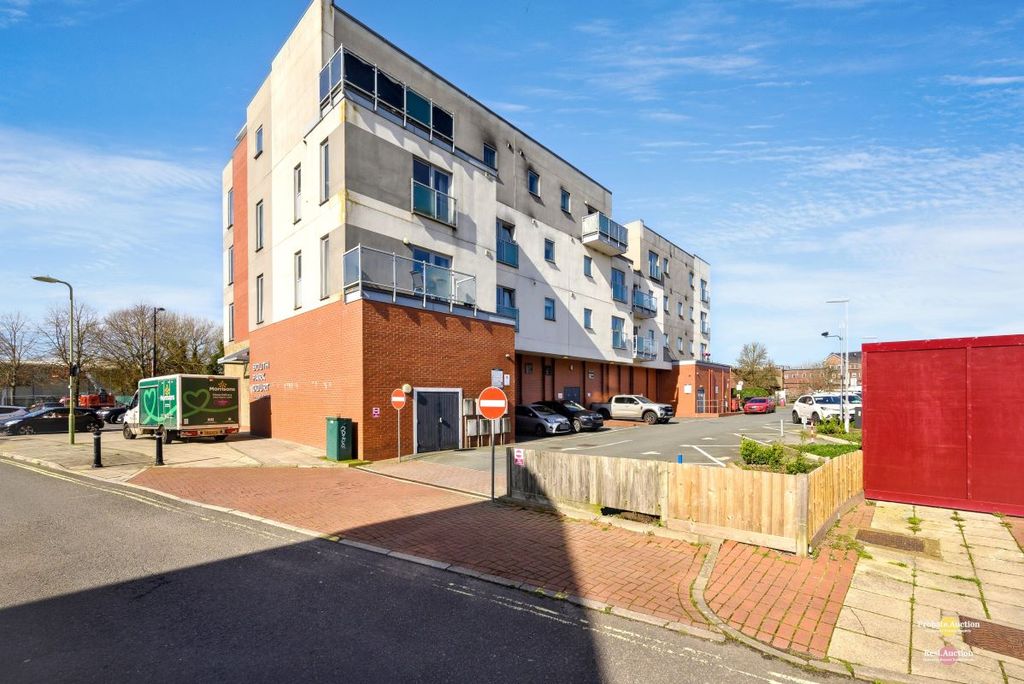 Property photo 2 of 15