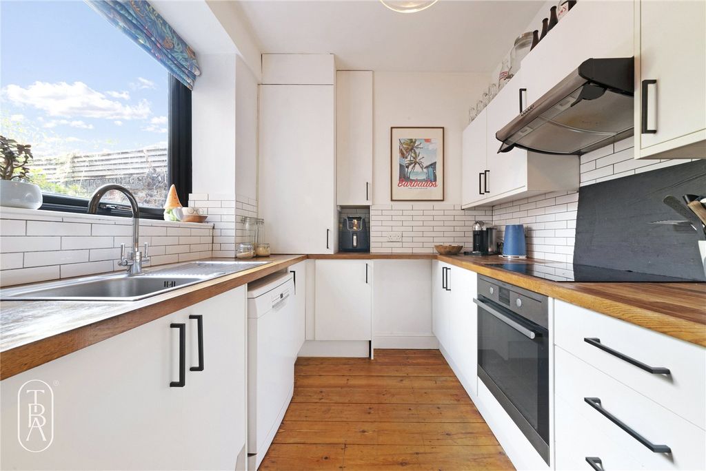 Property photo 3 of 20 Picture No. 02