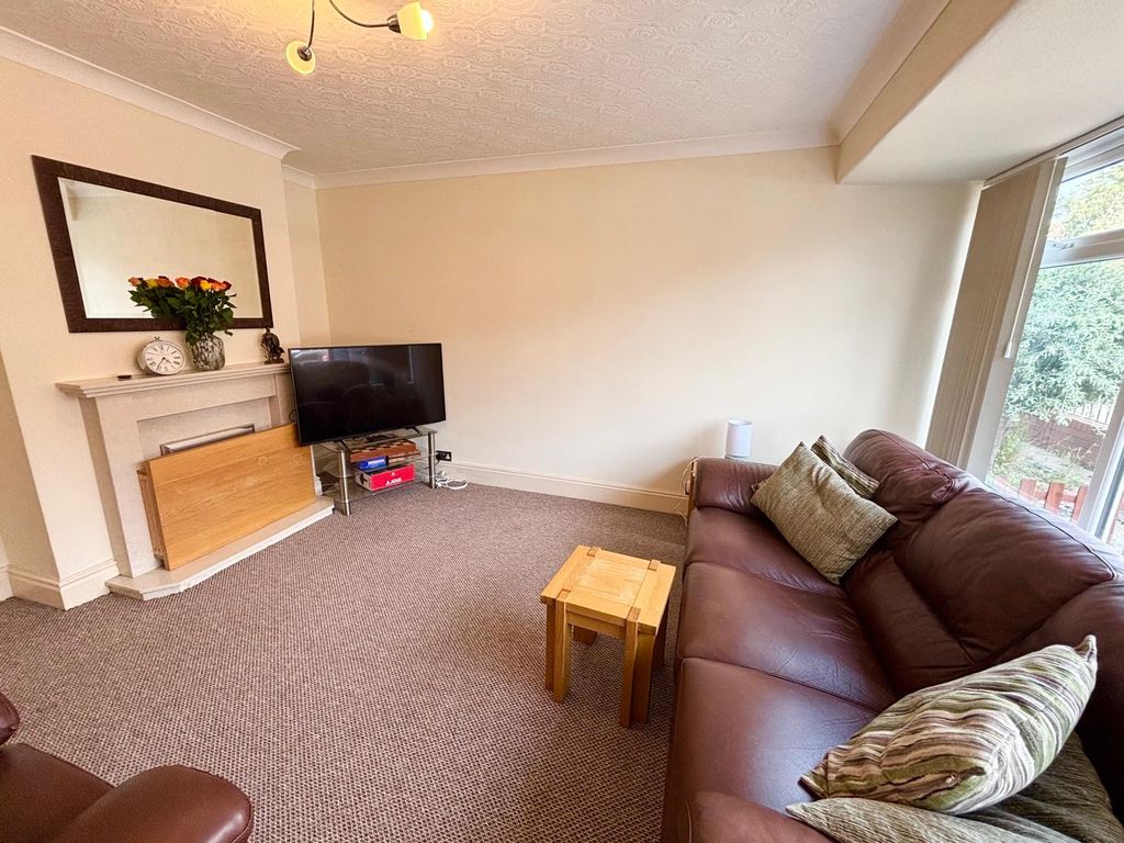 Property photo 3 of 27