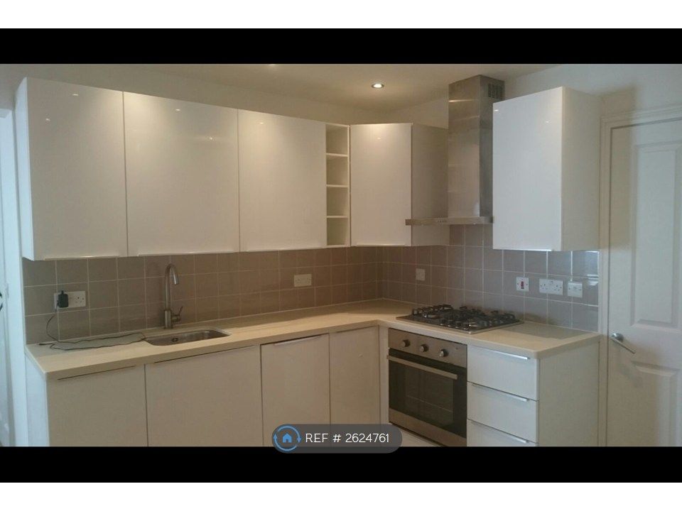 Property photo 1 of 6 Kitchen