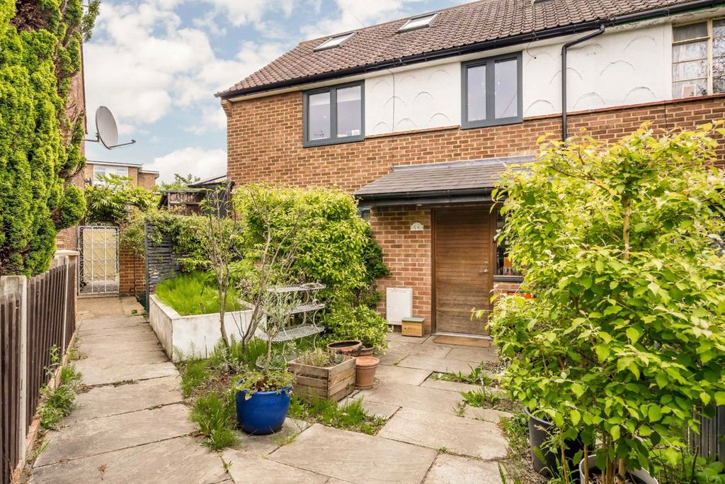 Property photo 1 of 9
