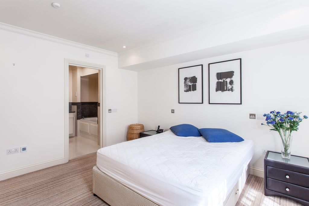 Property photo 3 of 11 Bedroom