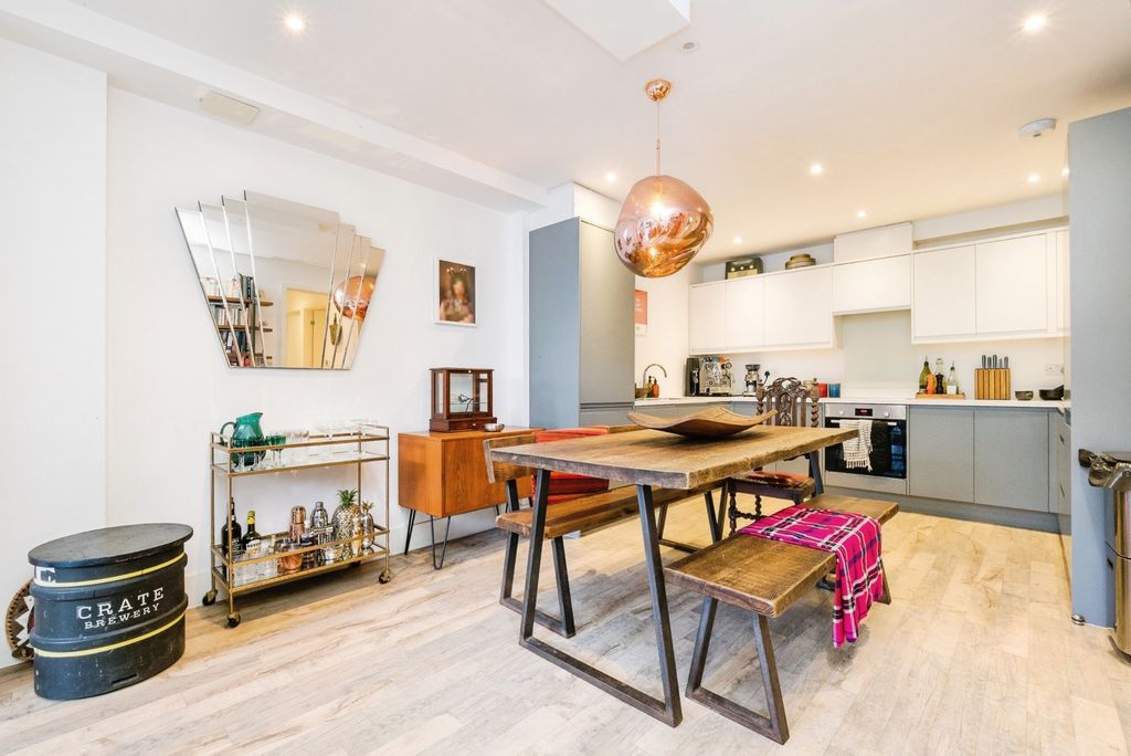 Property photo 1 of 17 Pbox-Img.Jpg
